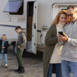 medium-shot-happy-nomad-family-scaled-1.webp
